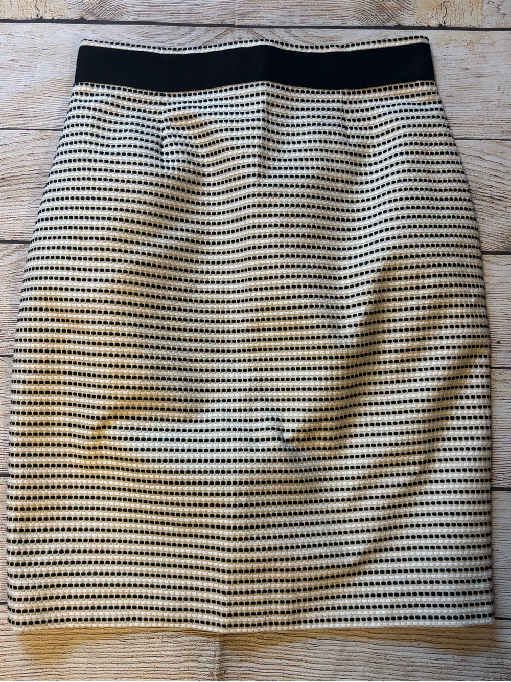 Brooks Brothers Women’s Ivory/Black woven in Italy Lined Pencil Skirt  size 2